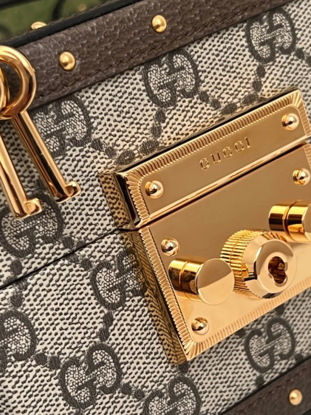 Gucci Women's Bag Rigid Jewelry Accessory Case Beaty Box GG Canvas Gold Lock Key